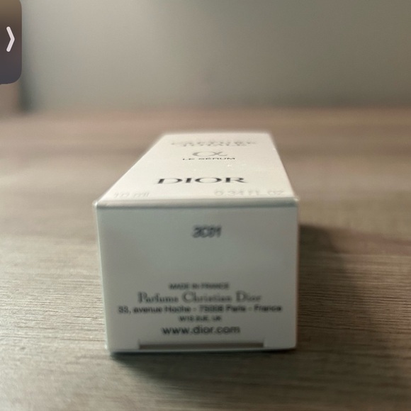 Dior Capture Totale Le Sérum - Picture 9 of 10